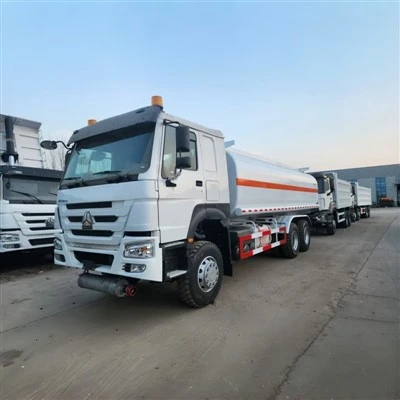 HOWO 6x4 Kraftstoff-Wassertanker-LKW